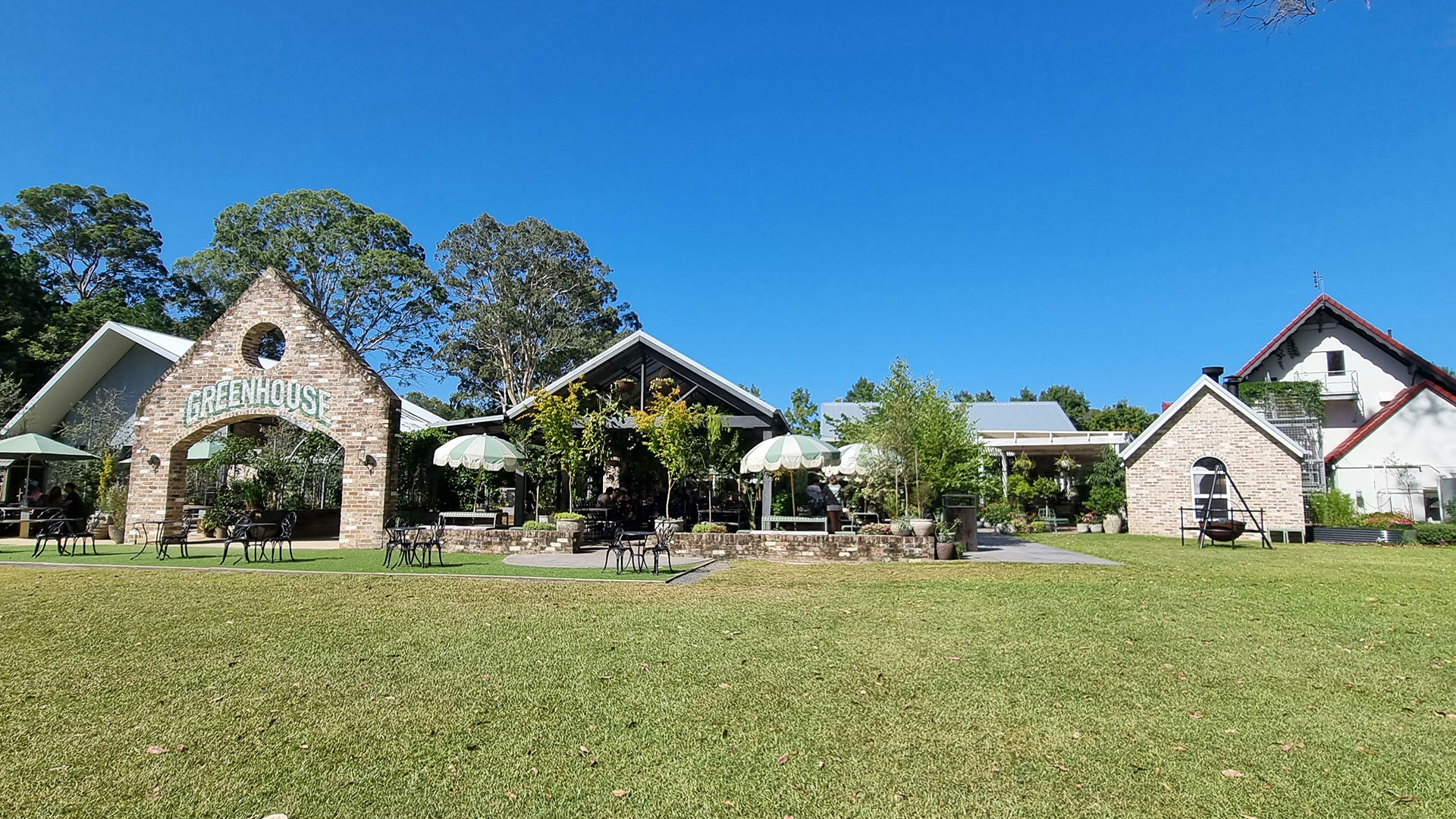 Commercial builder for pubs and outdoor bars Sunshine Coast